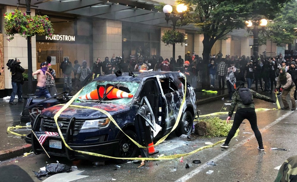 Rioting after protest leads to curfew for Seattle - NEWS 1130