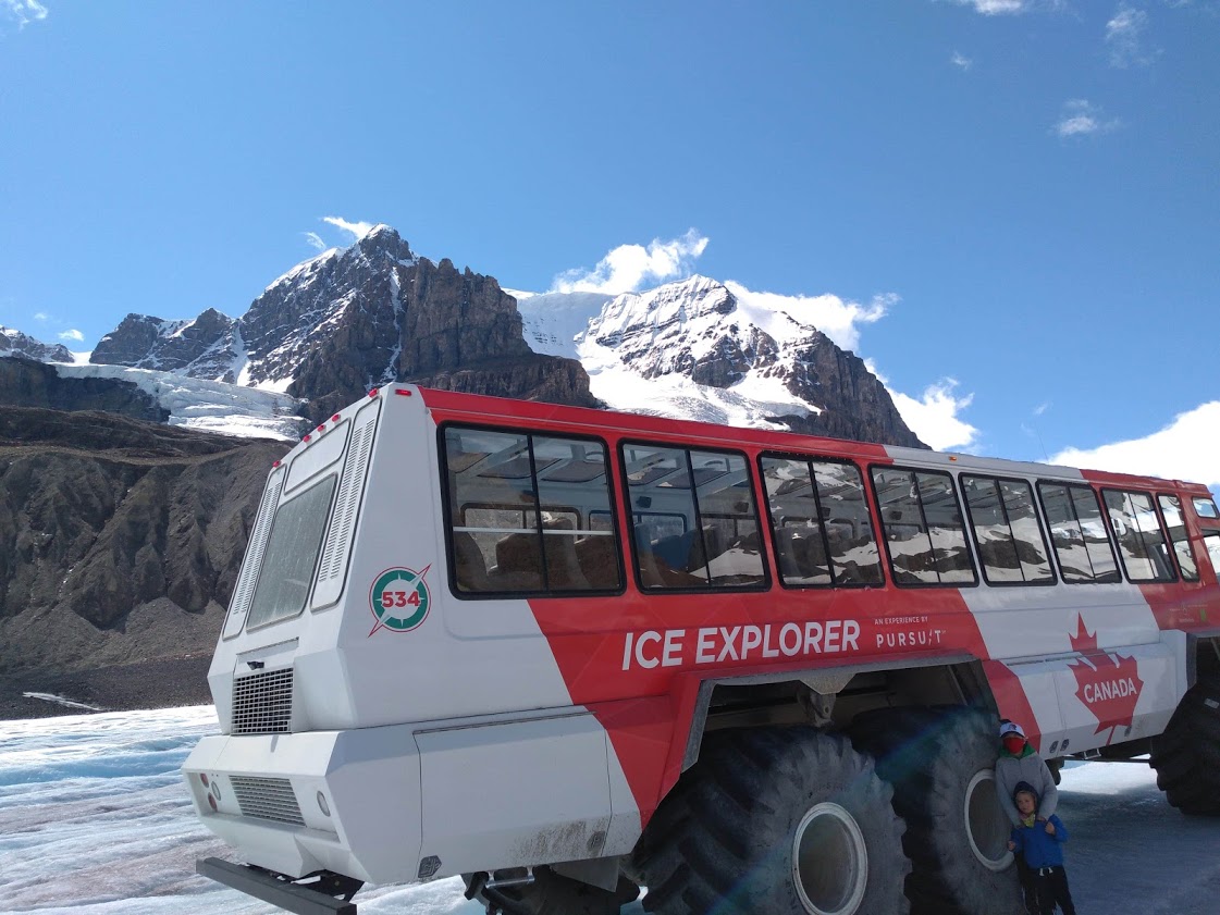 columbia icefield tour bus accident